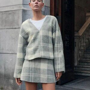 NWT Zara Women's Plaid Jumper Sweater V-neck Oversize Loose Fit Size M